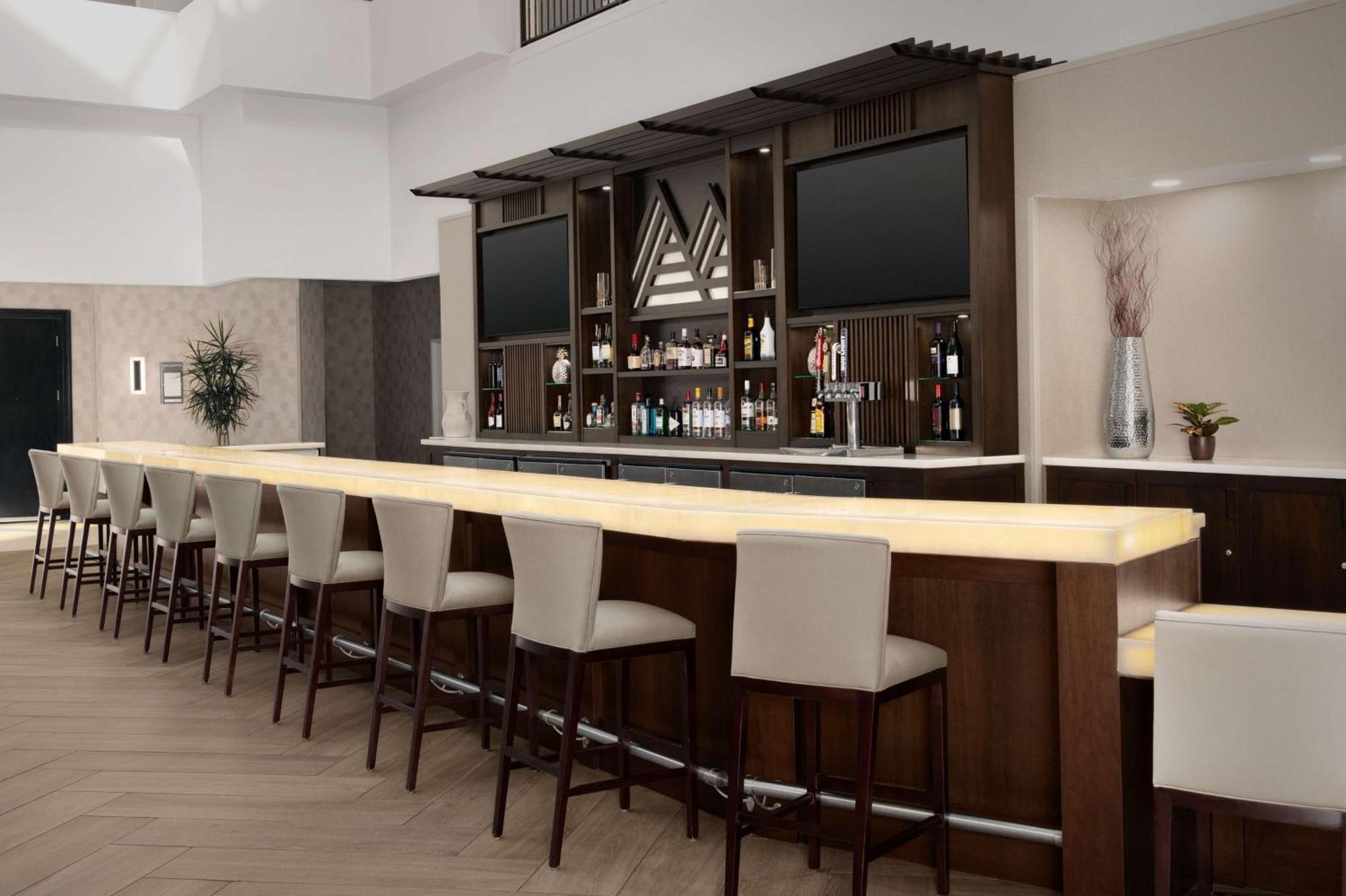 Hotel Embassy &
