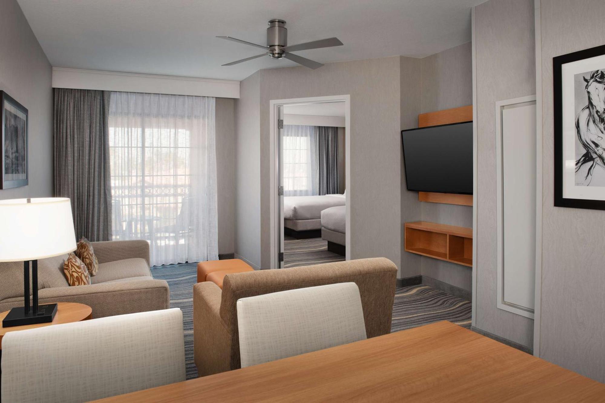Hotel Embassy & 4*