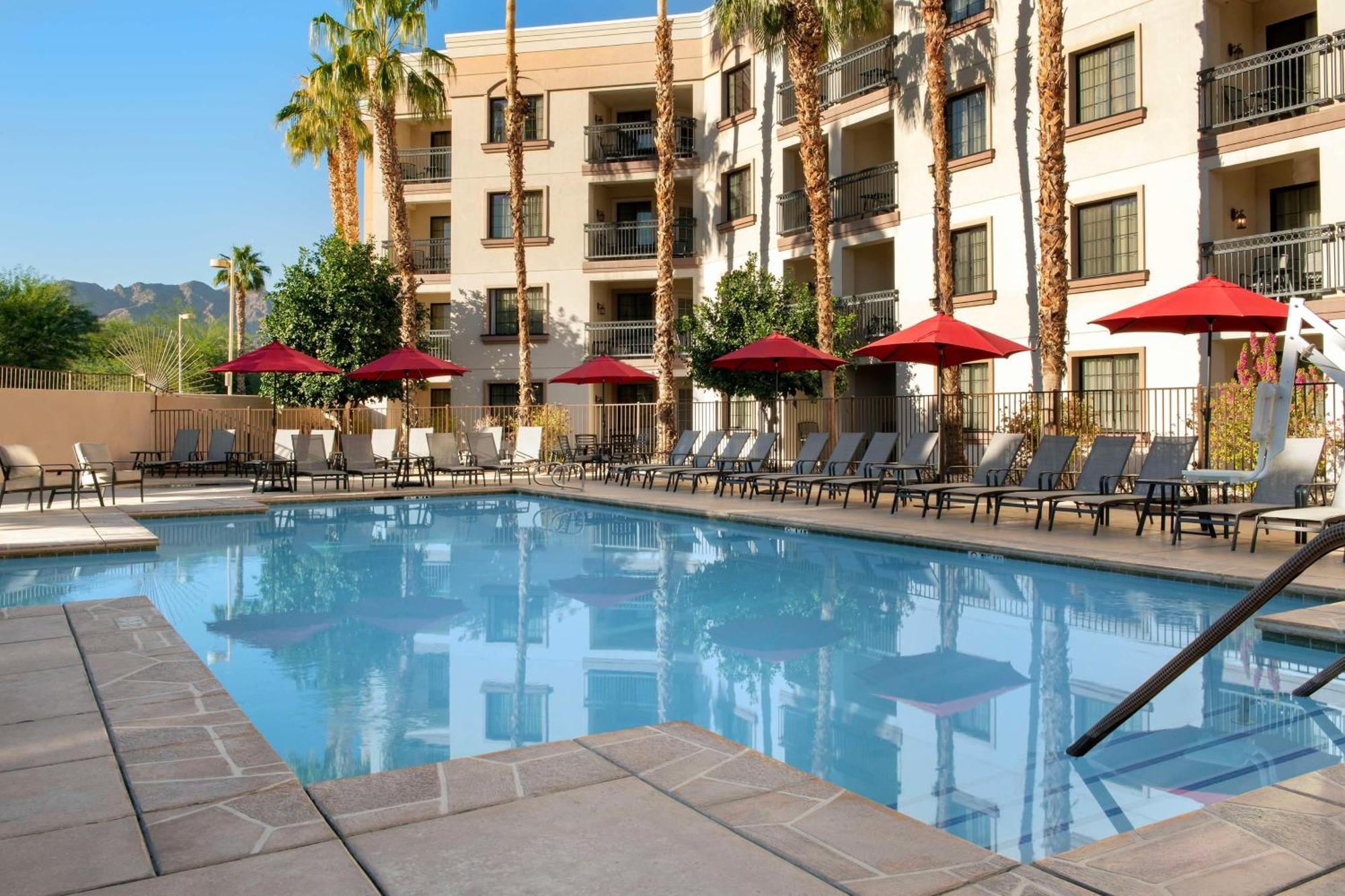 Hotel Embassy &