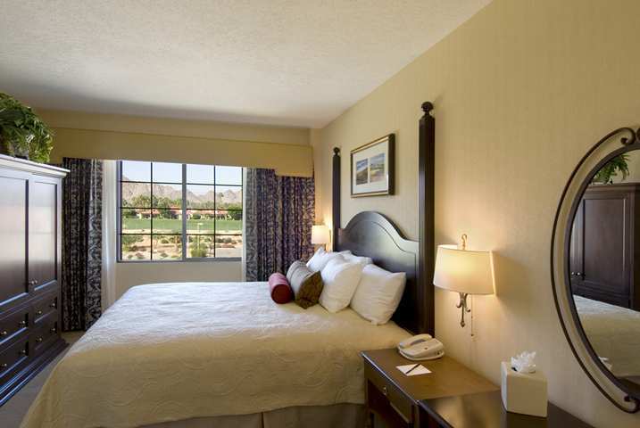 Embassy & 4* La Quinta