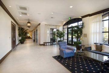 Hotel Embassy & 4*