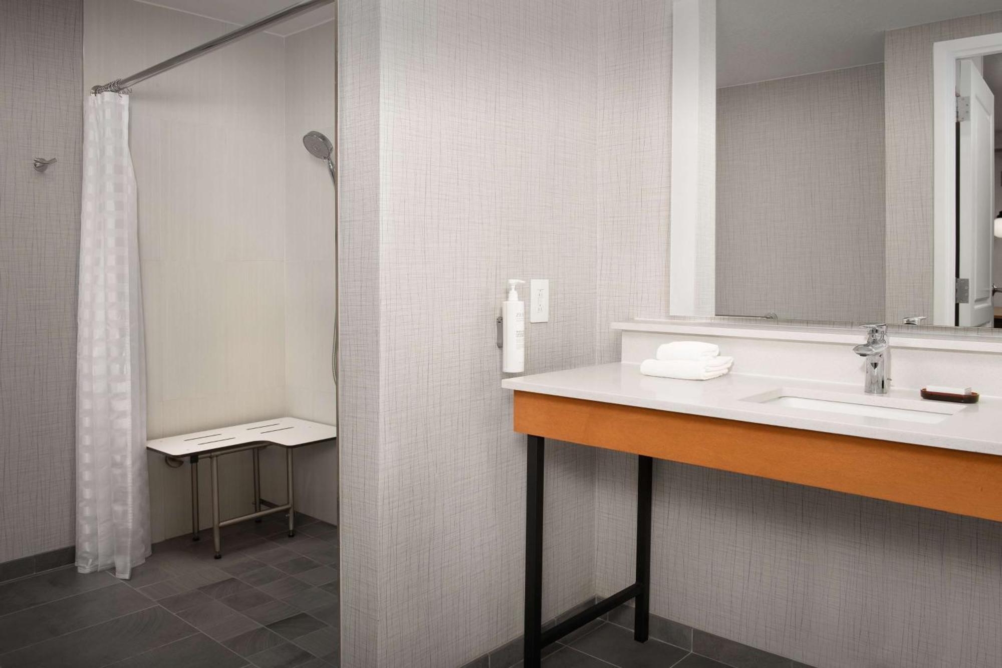 Embassy Hotel&spa